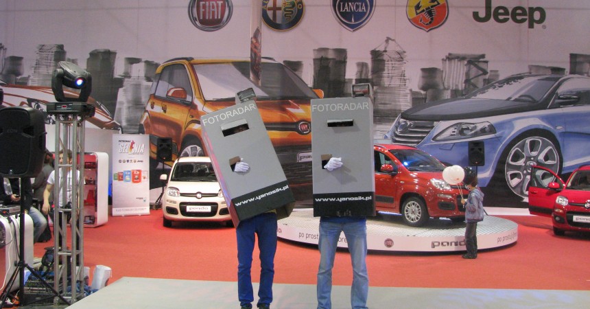 Człowiek fotoradar na Motor Show 2012 Człowiek fotoradar na Motor Show 2012