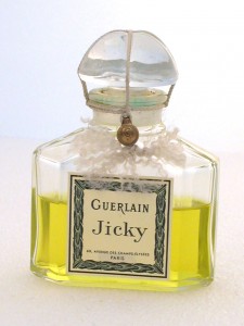 Flakon_Jicky_Guerlain_1889_Musee_International_de_la_Par