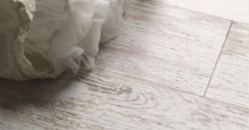 Trend ku szarościom i beżom Podłogi laminowane w stylu rustykalnym odsłaniają strukturę Trend ku szarościom i beżom Podłogi laminowane w stylu rustykalnym odsłaniają strukturę
