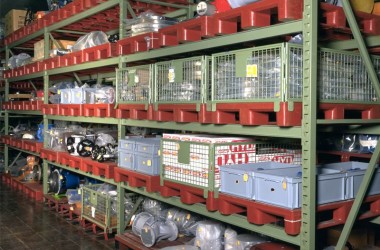 Co wybrać drewno, karton czy plastik?