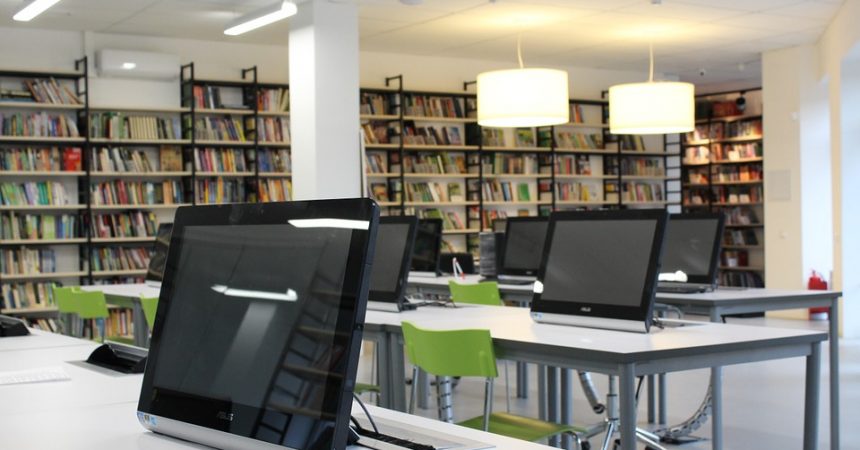 Księgarnie internetowe – zalety kupowania książek online Księgarnie internetowe – zalety kupowania książek online