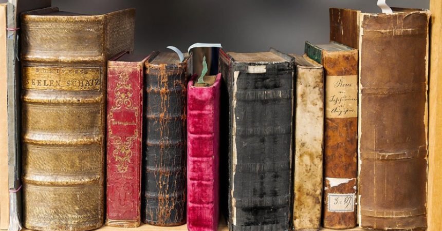 Wycena starych książek – co wpływa na ich wartość?