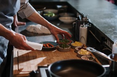 Bezpieczeństwo i higiena pracy w gastronomii – na co zwrócić uwagę?