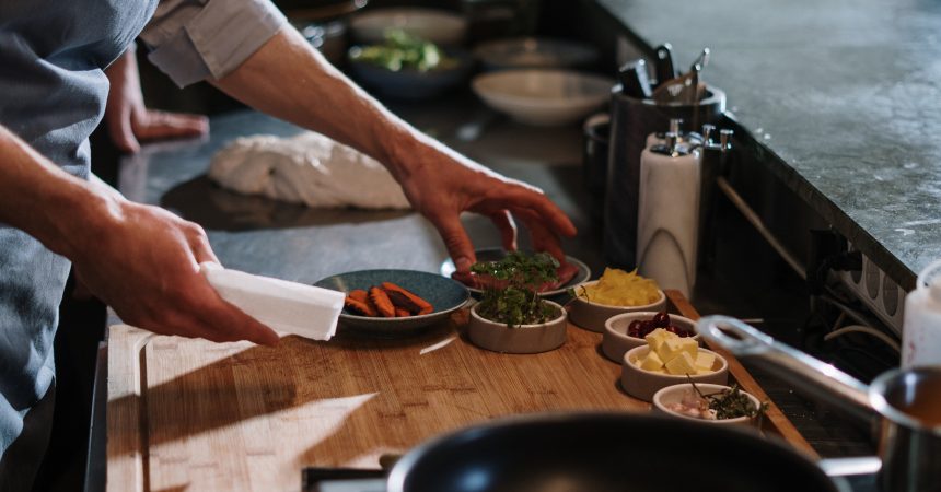 Bezpieczeństwo i higiena pracy w gastronomii – na co zwrócić uwagę? Bezpieczeństwo i higiena pracy w gastronomii – na co zwrócić uwagę?