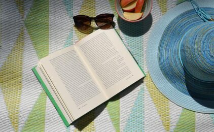 Letnie czytanie – jaką książkę czytać latem?